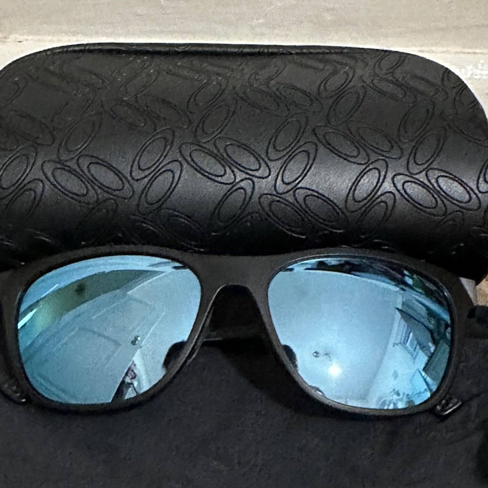 Brand new Oakley Women’s Sunglasses with Reflective Blue Lenses